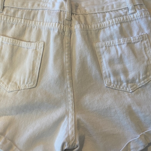 NWOT“JEANS” Sz-L Juniors/58 China- Cute Off White Jean Shorts-Soft Movable Cloth - Picture 15 of 15